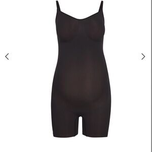 SKIMS SCULPTING BODYSUIT
